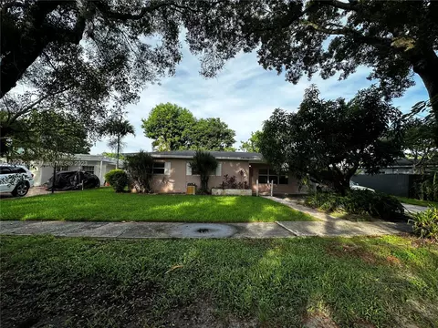 8220 SW 62nd Ct, South Miami, FL 33143