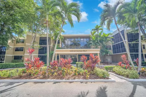 16200 Golf Club Rd #201, Weston, FL 33326