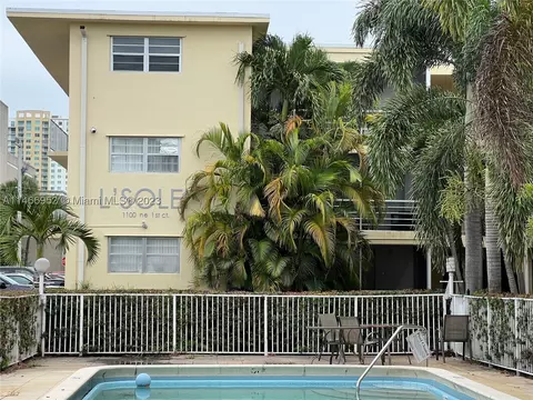 1100 NE 1st Ct #306, Hallandale Beach, FL 33009