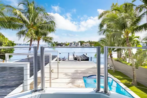 277 N Coconut Ln, Miami Beach, FL 33139