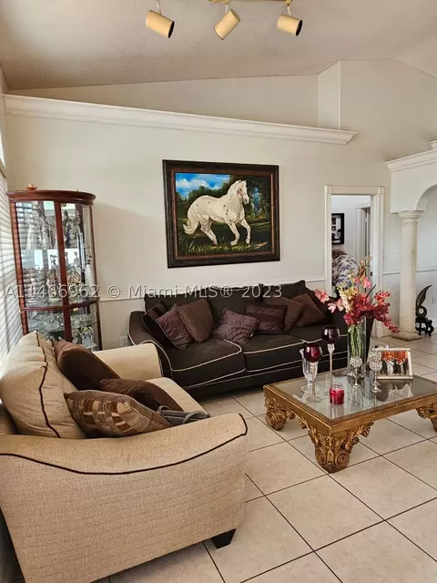 14271 SW 30th St, Miami, FL 33175