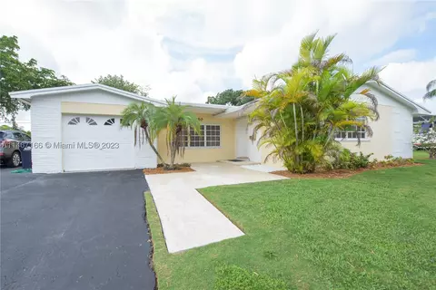 8740 SW 193rd Ter, Cutler Bay, FL 33157