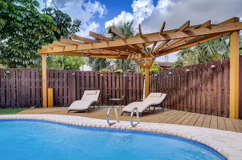 8335 NW 16th St, Coral Springs, FL 33071