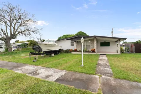 11931 SW 177th Ter, Miami, FL 33177
