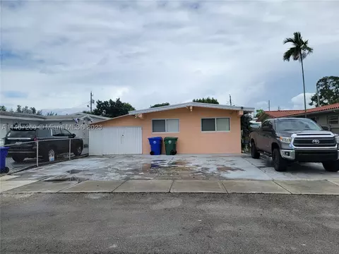 5227 NW 4th St, Miami, FL 33126