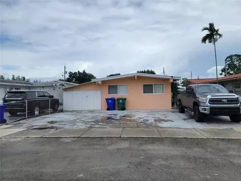 5227 NW 4th St, Miami, FL 33126