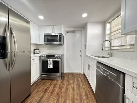 2441 SW 82nd Ave #201, Davie, FL 33324