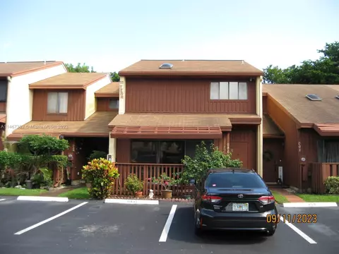 460 SE 11th Ter #460, Dania Beach, FL 33004