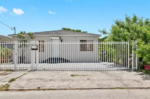 1620 NW 67th St, Miami, FL 33147
