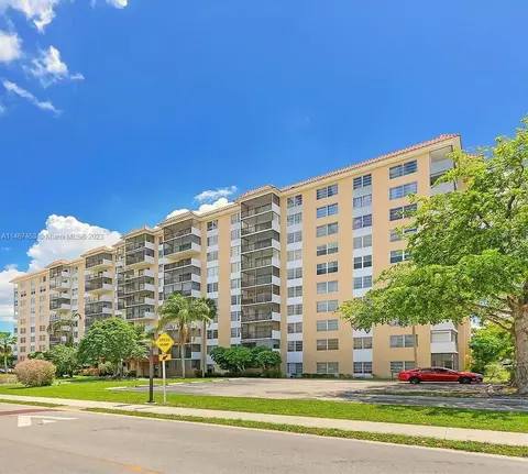 4174 Inverrary Dr #909, Lauderhill, FL 33319