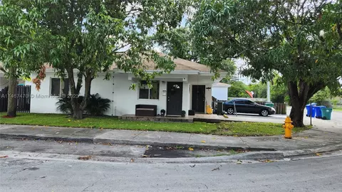 580 NW 58th St, Miami, FL 33127