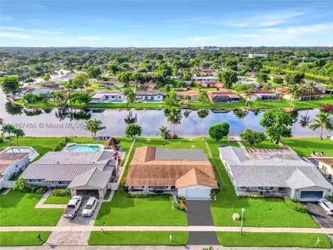 11920 NW 23rd St, Pembroke Pines, FL 33026