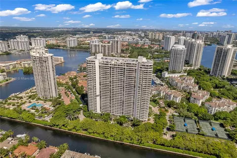 2000 Island Blvd #2008, Aventura, FL 33160