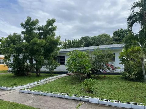 17801 NW 14th Pl, Miami Gardens, FL 33169