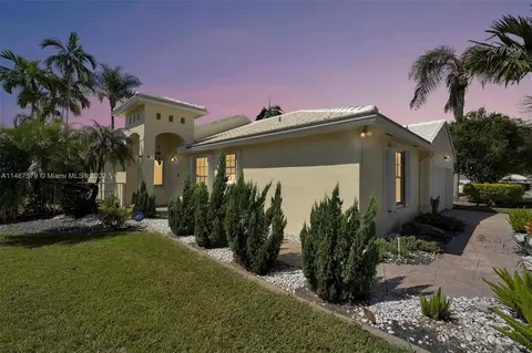 15200 Wilshire Way, Pembroke Pines, FL 33027