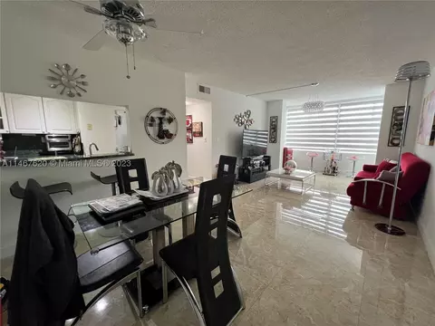 11715 SW 18th St #209, Miami, FL 33175