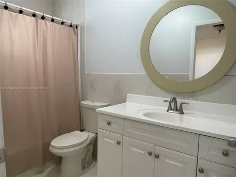 2579 W 72nd St, Hialeah, FL 33016 photo 19
