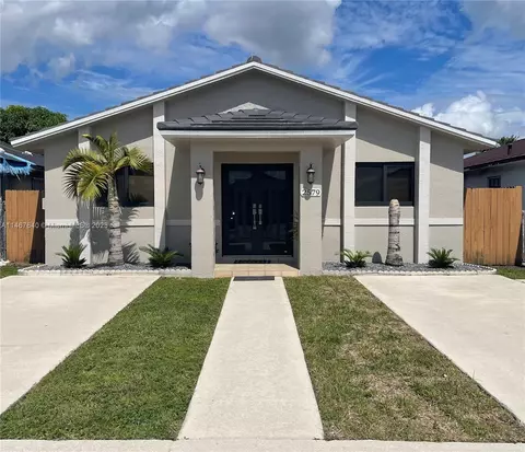2579 W 72nd St, Hialeah, FL 33016
