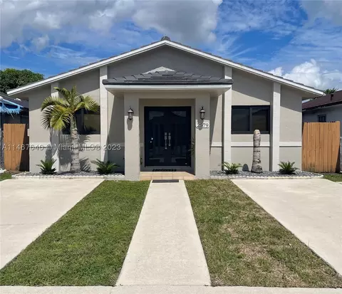 2579 W 72nd St, Hialeah, FL 33016 photo 1
