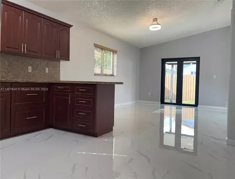 2579 W 72nd St, Hialeah, FL 33016 photo 14