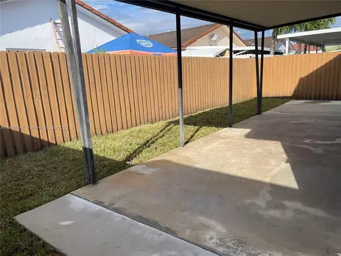 2579 W 72nd St, Hialeah, FL 33016 photo 21