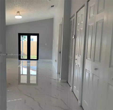 2579 W 72nd St, Hialeah, FL 33016 photo 5