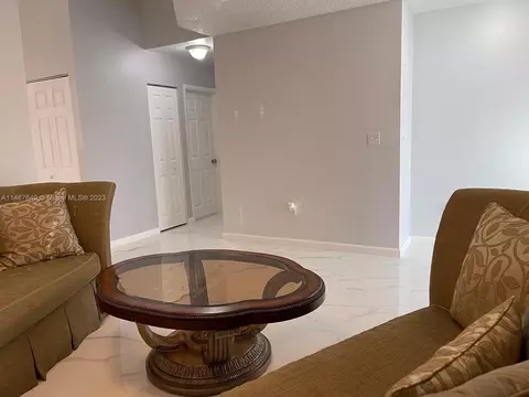 2579 W 72nd St, Hialeah, FL 33016 photo 6