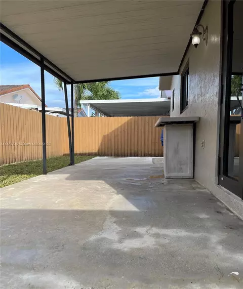 2579 W 72nd St, Hialeah, FL 33016 photo 20