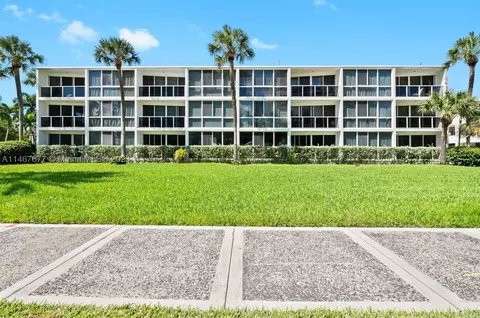 1 Harbour Way #203, Bal Harbour, FL 33154