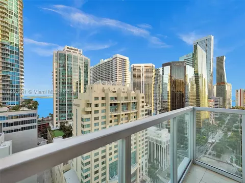 1060 Brickell Ave #2107, Miami, FL 33131