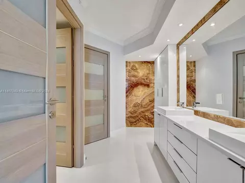 3370 Hidden Bay Dr #914, Aventura, FL 33180