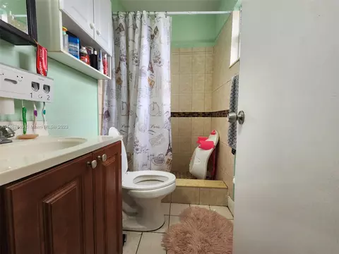 924 E 23rd St, Hialeah, FL 33013 photo 15