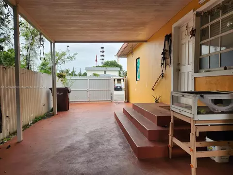 924 E 23rd St, Hialeah, FL 33013 photo 4