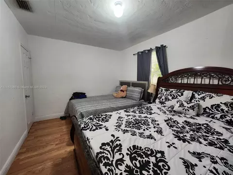 924 E 23rd St, Hialeah, FL 33013 photo 14