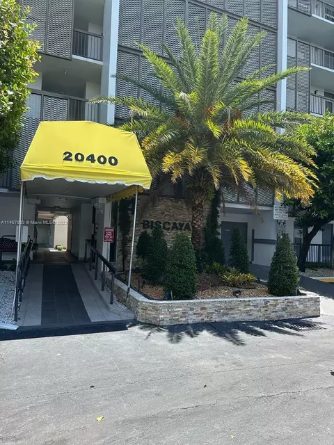 20400 W Country Club Dr #614, Aventura, FL 33180