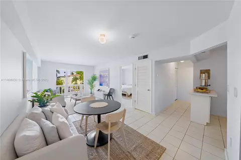 1033 Lenox Ave #201, Miami Beach, FL 33139