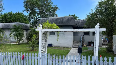 2416-2418 Sherman St, Hollywood, FL 33020