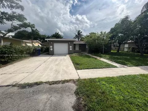 6820 SW 7th Ct, North Lauderdale, FL 33068