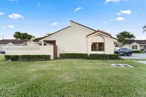 6054 NW 170th Ln, Hialeah, FL 33015