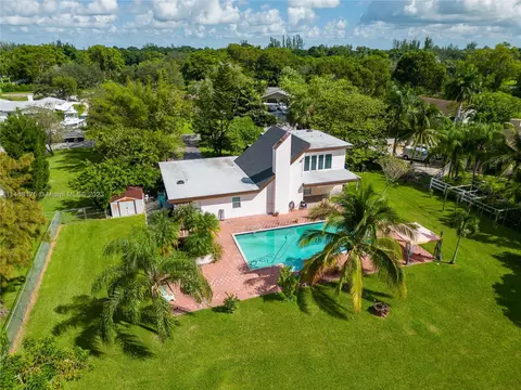 18520 SW 58th St, Southwest Ranches, FL 33332