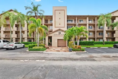 13700 SW 14th St #102D, Pembroke Pines, FL 33027