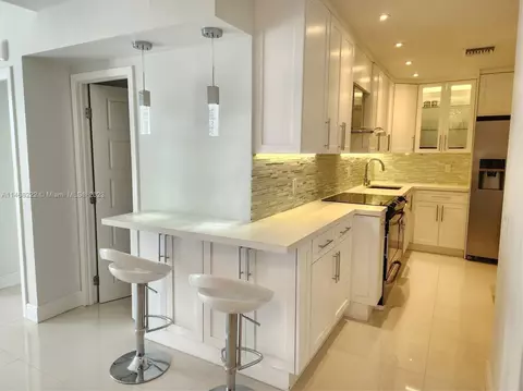 6969 Collins Ave #1412, Miami Beach, FL 33141
