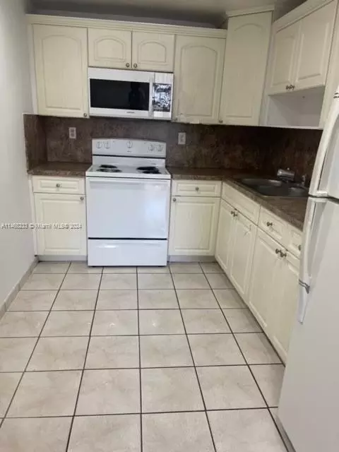 6575 W 4th Ave #101, Hialeah, FL 33012 photo 6
