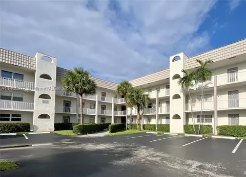 8590 Sunrise Lakes Blvd #308, Sunrise, FL 33322