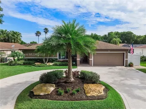 10885 NW 21st St, Coral Springs, FL 33071