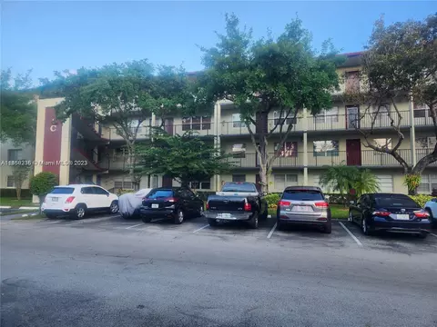 750 SW 133rd Ter #305C, Pembroke Pines, FL 33027