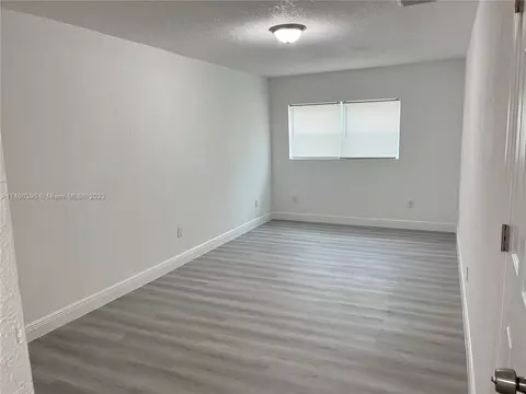 8330 NW 35th Pl, Miami, FL 33147 photo 14