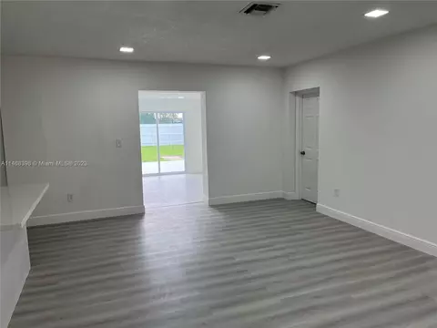 8330 NW 35th Pl, Miami, FL 33147 photo 4