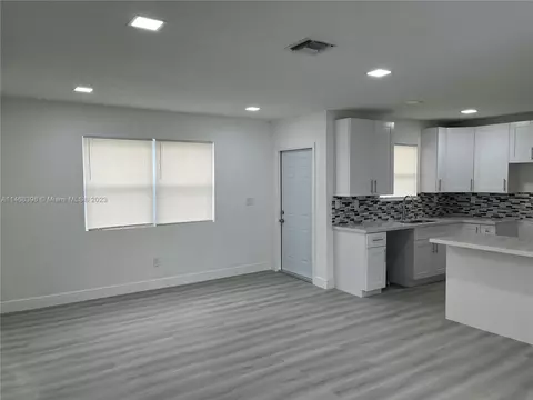 8330 NW 35th Pl, Miami, FL 33147 photo 7