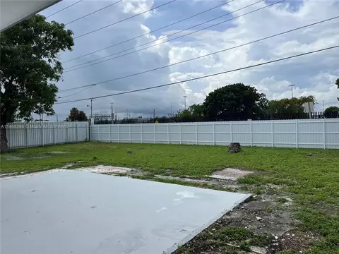 8330 NW 35th Pl, Miami, FL 33147 photo 16